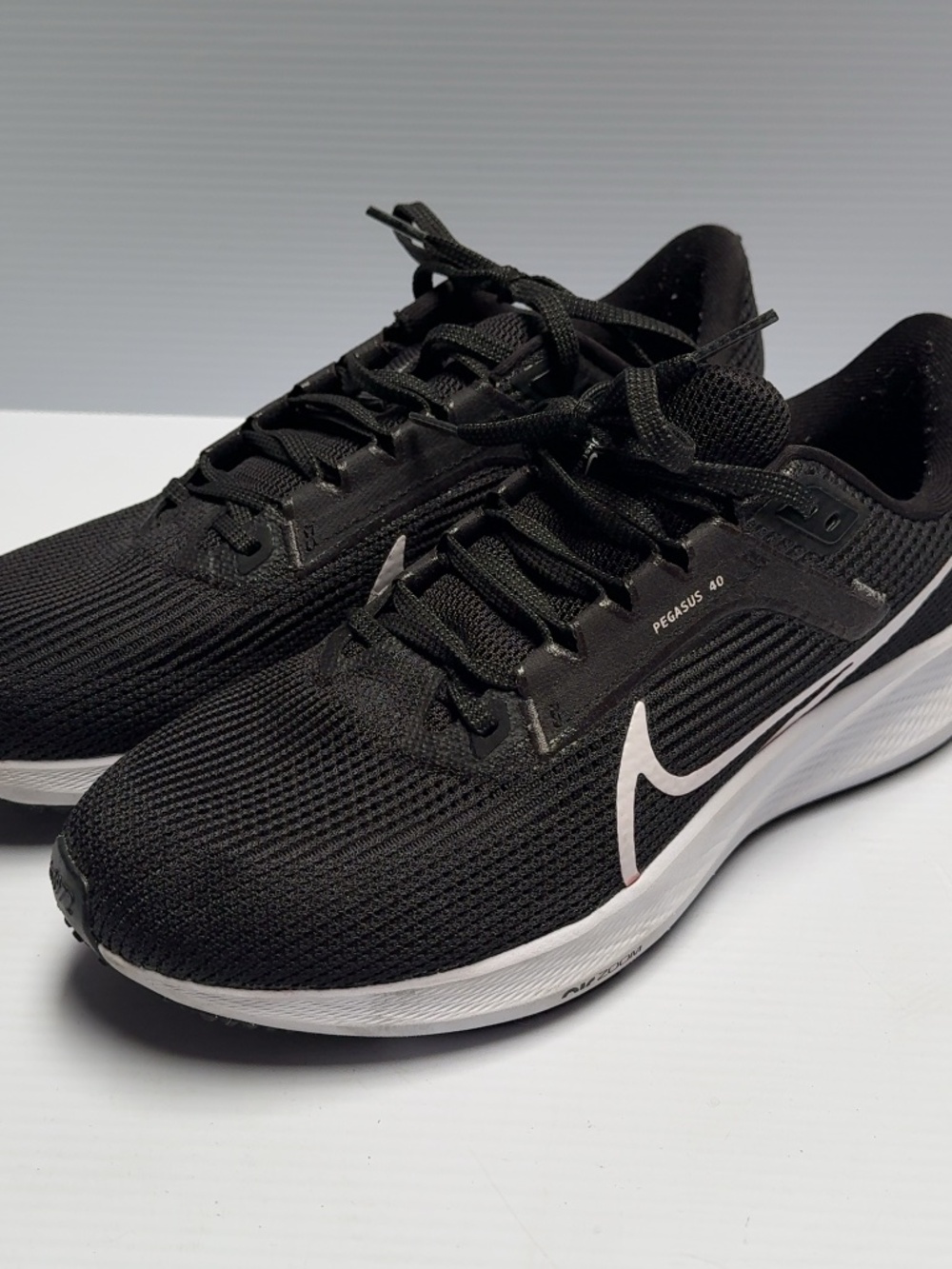 Nike Women's Zoom Pegasus 40 Running Sneakers Sz. 8.5 - Picture 2 of 7